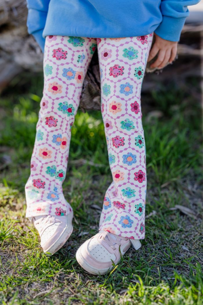 Honeycomb Bloom Flared Legging