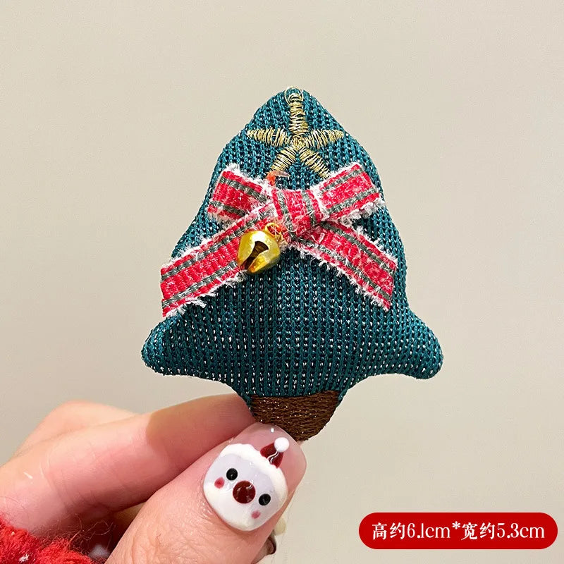 1PC Christmas Themed Cartoon Brooch