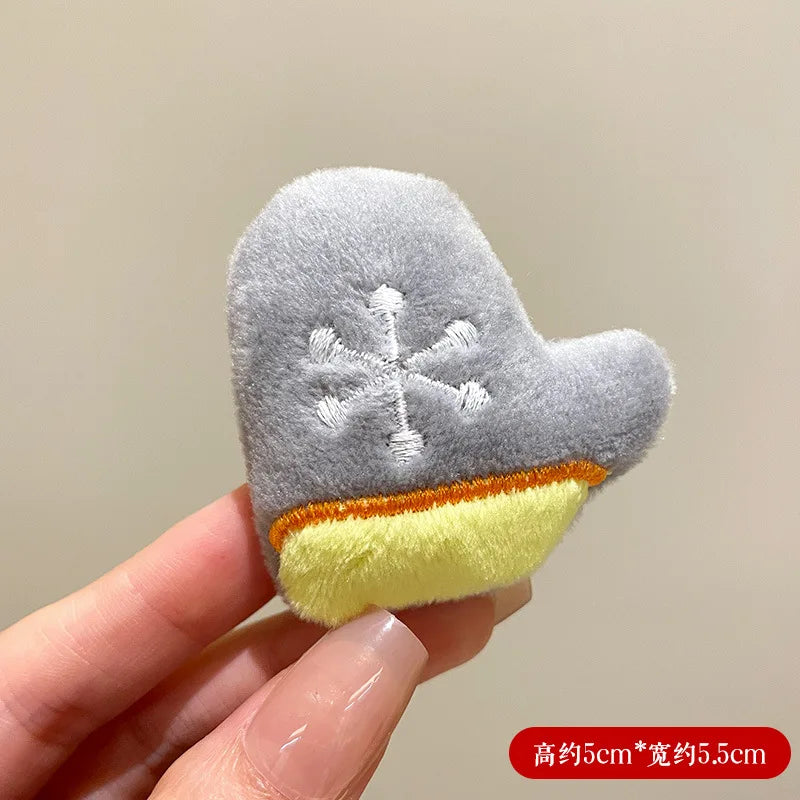 1PC Christmas Themed Cartoon Brooch