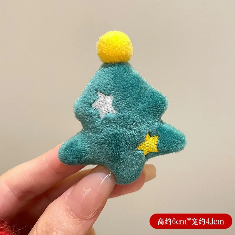 1PC Christmas Themed Cartoon Brooch